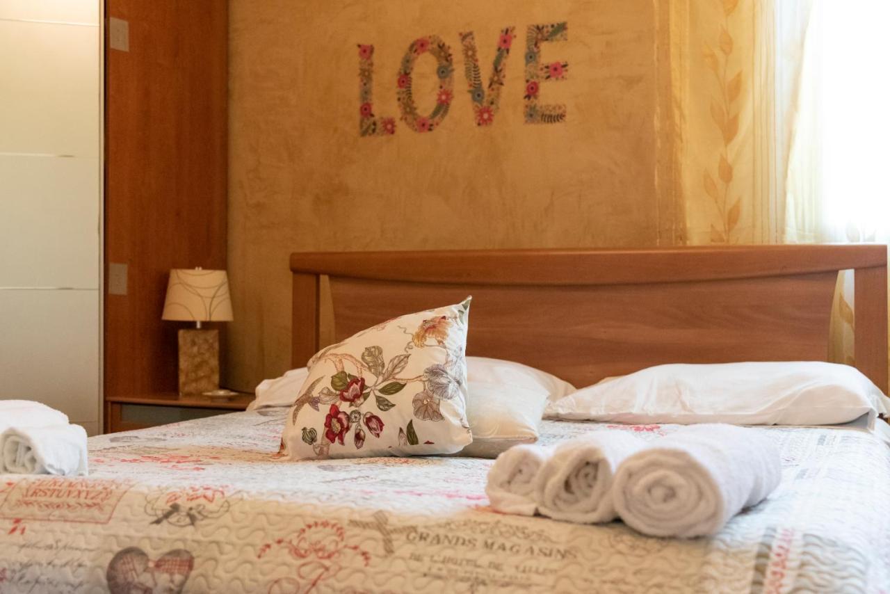 Hause Megghi Apartman Gambassi Terme Kültér fotó